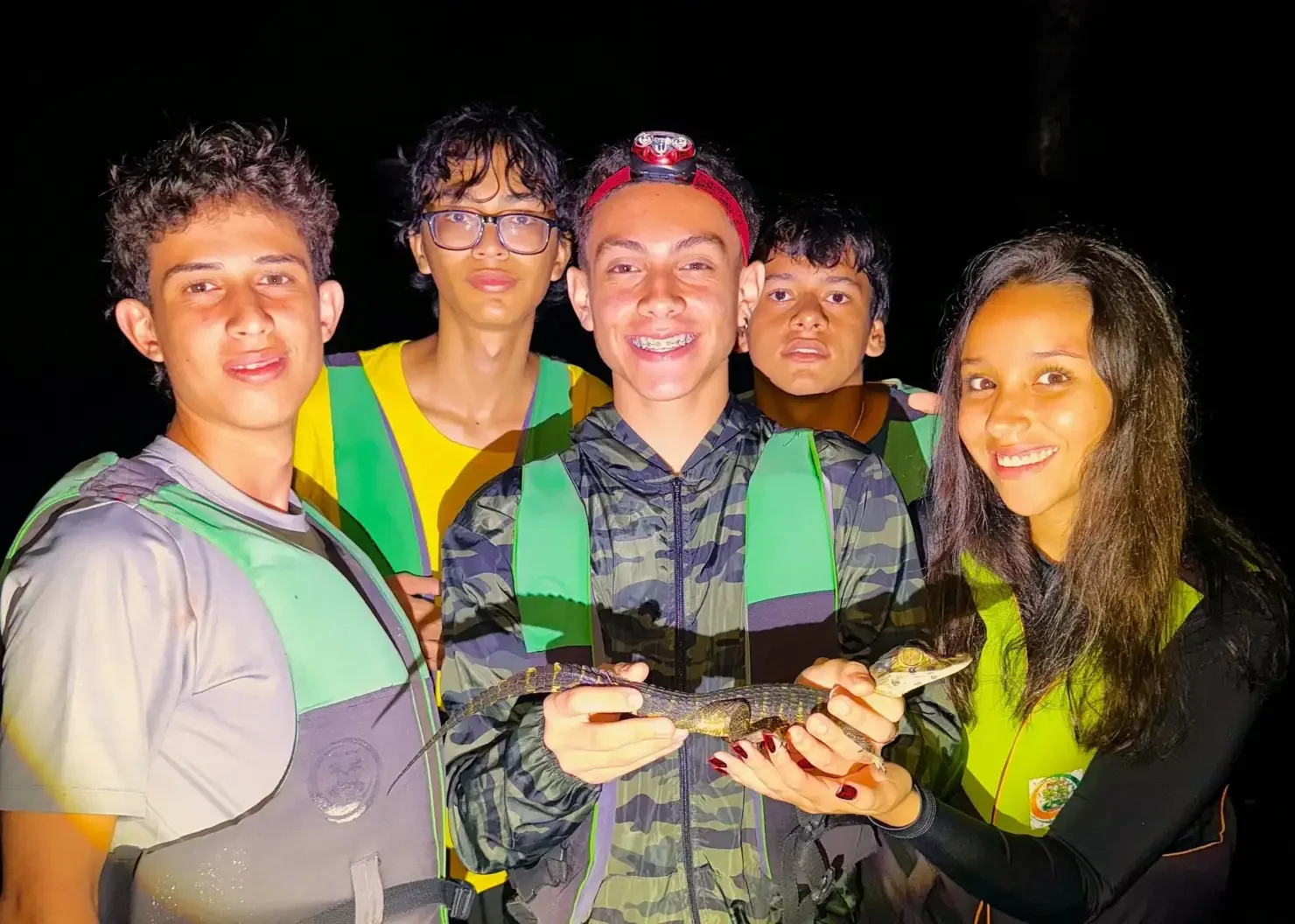 Colegio Encuentros — Noche de Avistamiento de caimanes