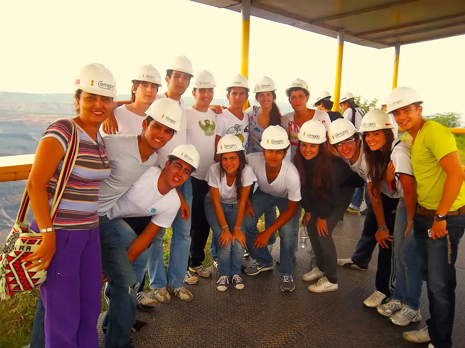 Colegio Colombo Británico — Mina de Carbón El Cerrejón