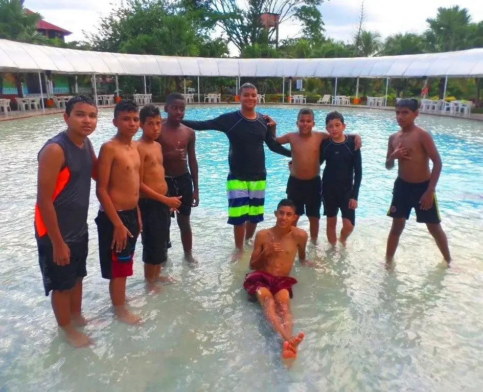 Recreación en la piscina del hotel
