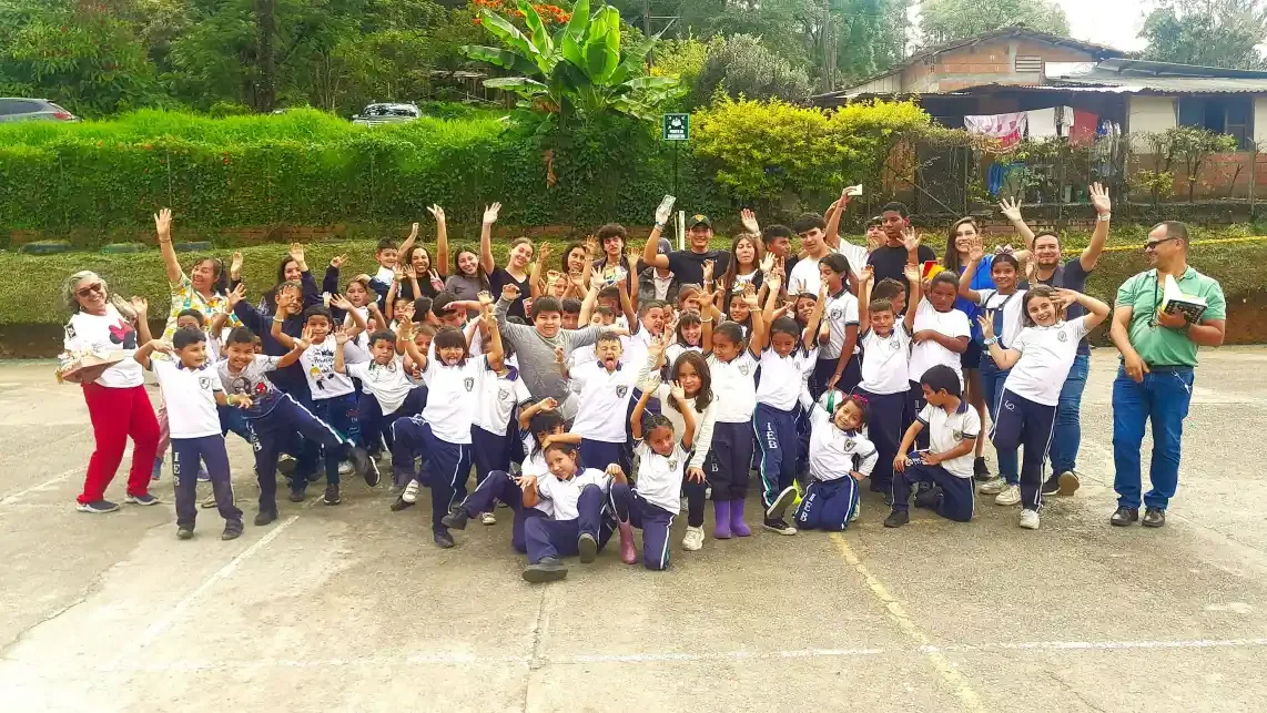 Colegio Nuevo Cambridge — Intercambio Socio Cultural Y deportivo en Escuela en Boquia Quindío