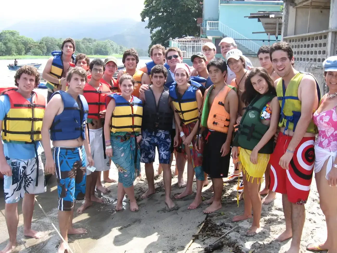 Colegio Colombo Británico — Río Buritaca (previo a jornada de kayaks)