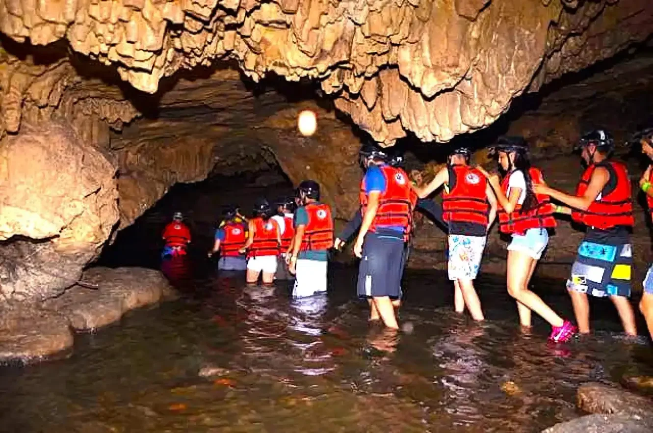 Espeleología en el Cañon de Río Claro