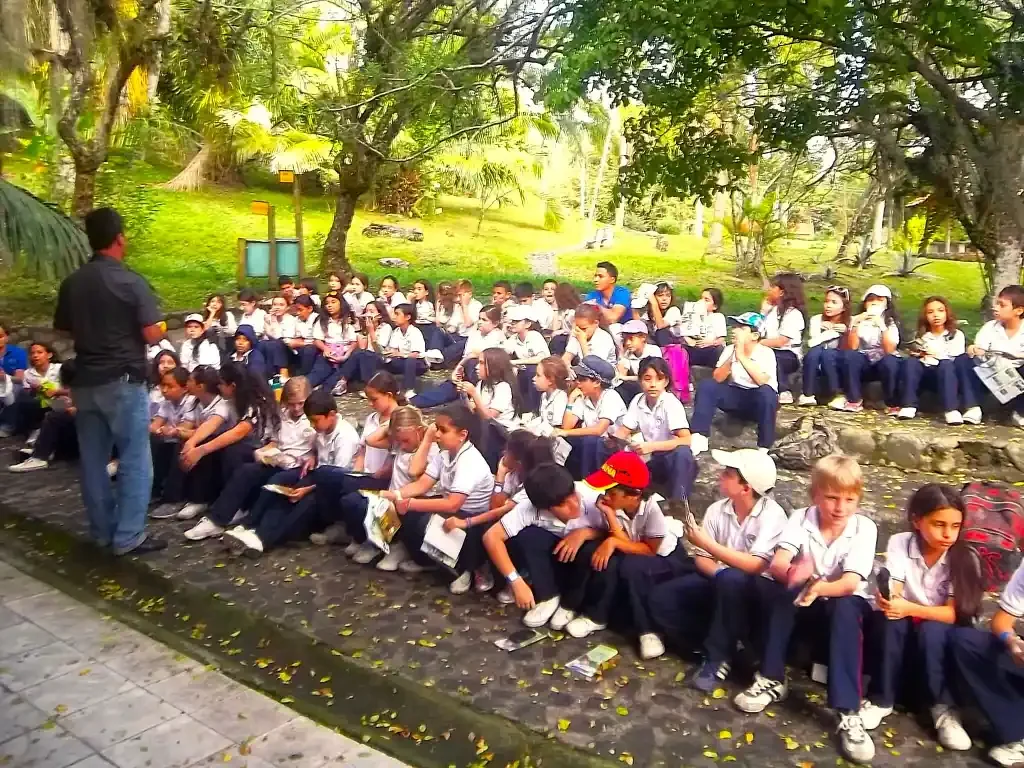 Colegio Diana Oese — Jardín Botánico José María Céspedes Tuluá - Valle del Cauca