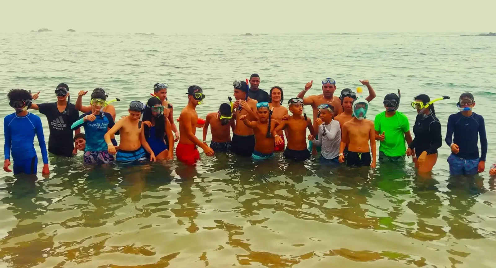 Colegio Alemán — Careteo frente a la Playa La Piscinita en el Parque Tayrona