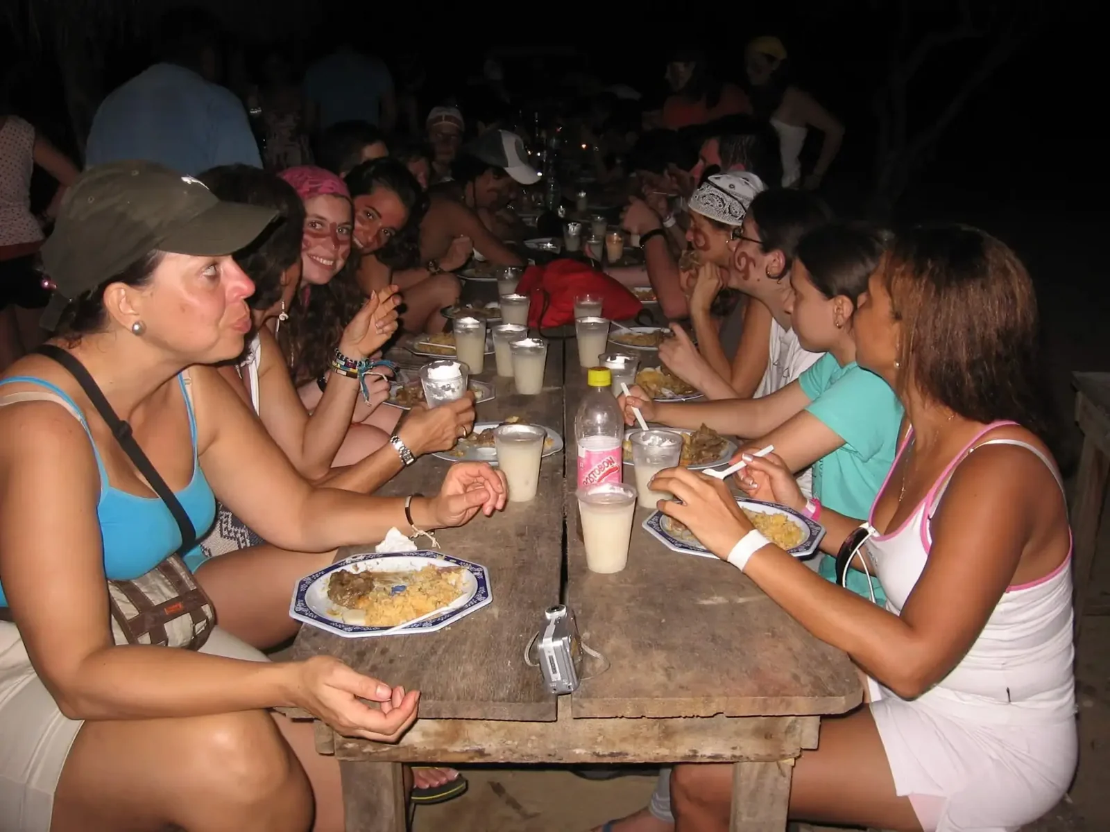 Colegio Colombo Británico — Ranchería Wayüu (cena friche (chivo asado) y arroz con camarones