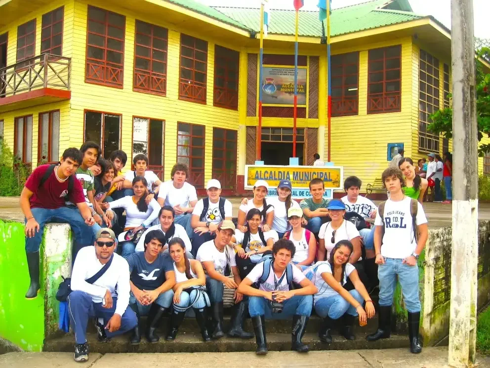 Colegio Bennett — Alcadía de Puerto Nariño