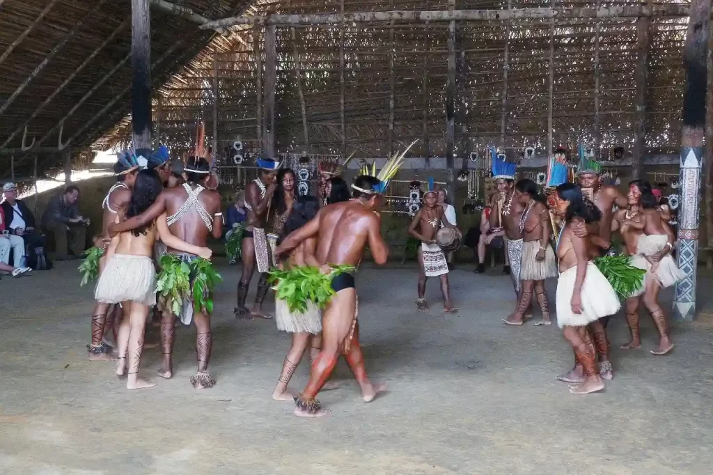 indigenas del amazonas